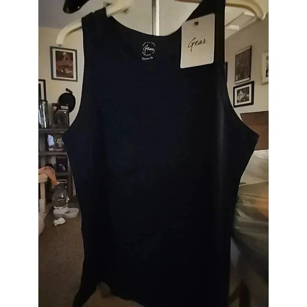 New/NWT‎ Gears Tank Top, Size Medium A101 Excellent Exercise MMA